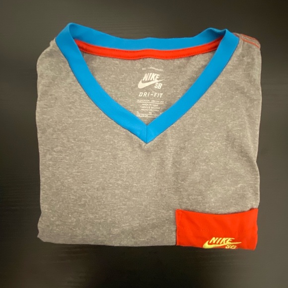 Nike T-shirt - Picture 4 of 4